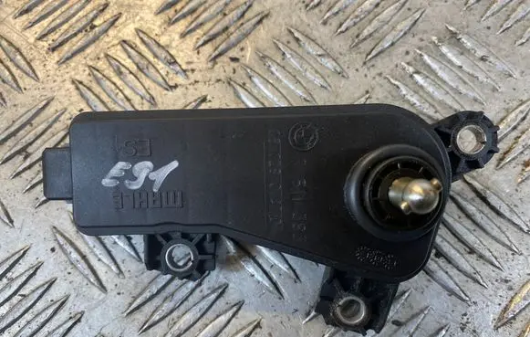 BMW 3 E90 E91 Intake manifold valve actuator/motor 7511383 06028074710