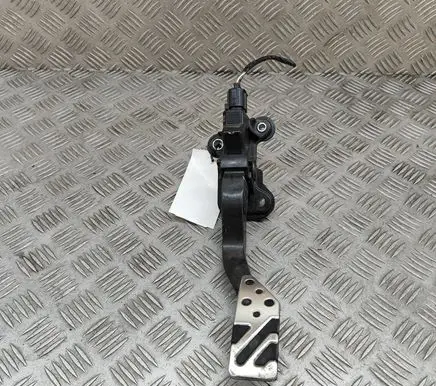 Mitsubishi Lancer Accelerator throttle pedal MN101545