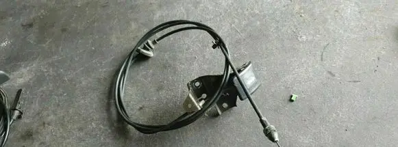Nissan X-Trail T30 Engine bonnet/hood lock release cable 