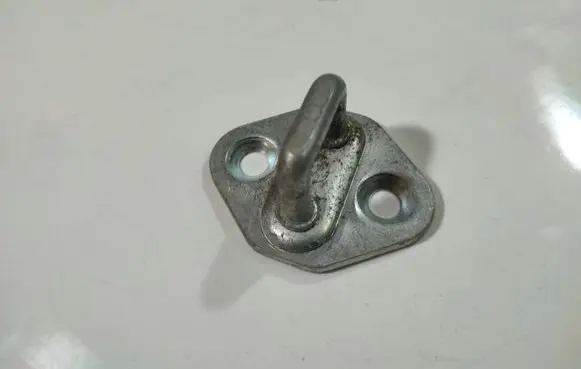 Toyota Avensis Verso Front door lock loop/hook striker 