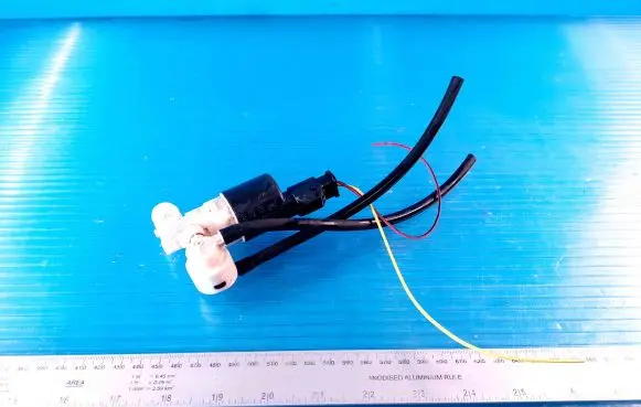 Peugeot Partner Windscreen/windshield washer pump 963298498004 964516338001