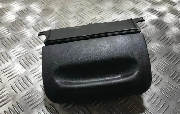 Ford Escort Car ashtray 95aba04800abw 95ab-a04800-abw