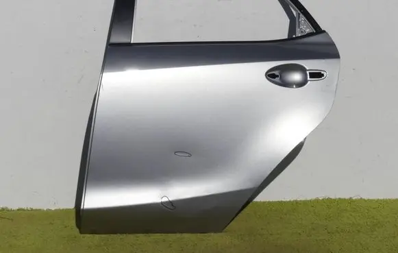 Mazda 3 II Rear door