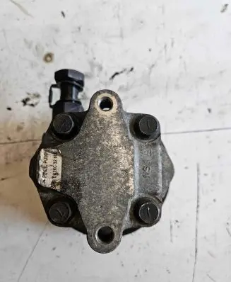 KIA Carens I Power steering pump