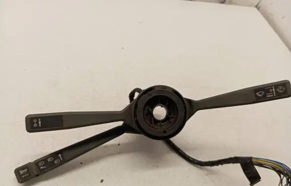 Wiper turn signal indicator stalk/switch