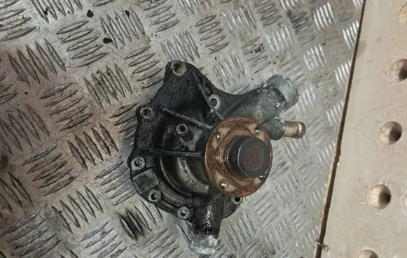 Mercedes-Benz SLK R170 Water pump 1112012301