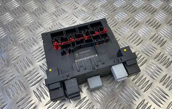 Volkswagen PASSAT B6 Other control units/modules 3C8937049E
