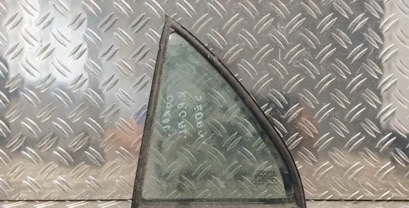 Toyota Corolla E120 E130 Rear vent window glass 43R000922
