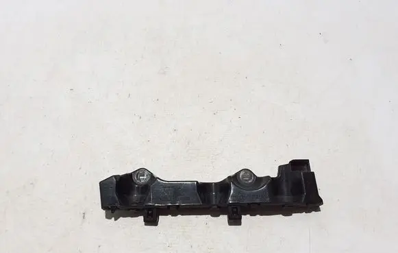 Front bumper mounting bracket