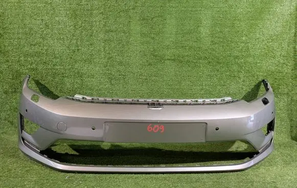 Volkswagen Golf Sportsvan Front bumper 