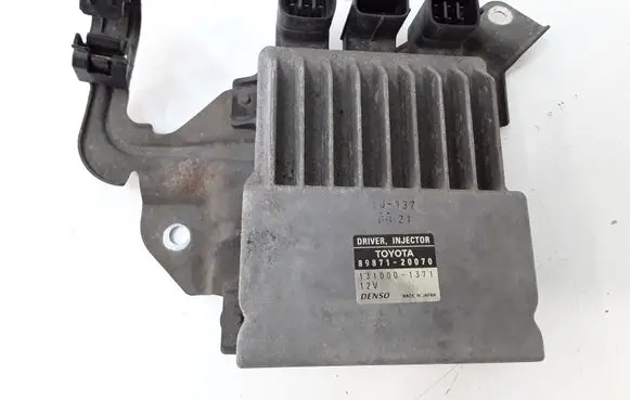 Toyota Corolla Verso AR10 Fuel injection control unit/module 8987120070