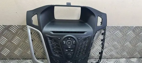 Ford Focus Head unit multimedia control AM5T18K811BE 331410000