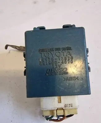 Toyota Auris 150 Door central lock control unit/module 8597012020 0515004070