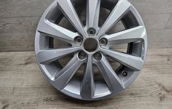 R16 alloy rim