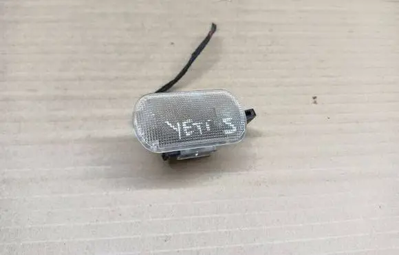 Skoda Yeti (5L) Glove box light 