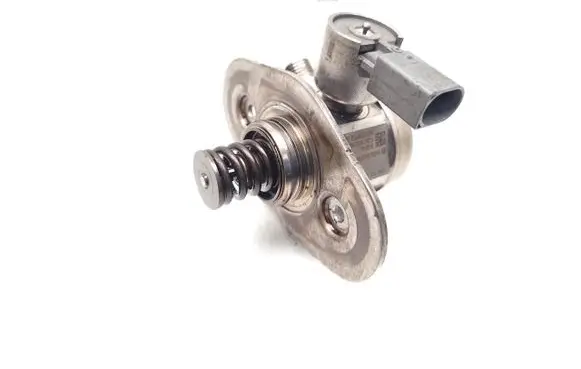 BMW X3 F25 Fuel injection high pressure pump 7584461 0261520148