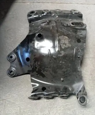 Audi Q7 4M Other under body part 4M0803591