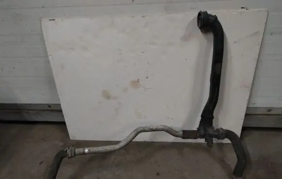 Porsche Boxster 987 Engine coolant pipe/hose 997106751