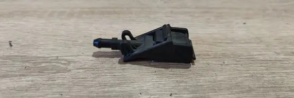 Volkswagen Golf IV Windshield washer spray nozzle 6E0955985