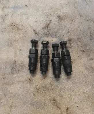 Mitsubishi Pajero Fuel injectors set 