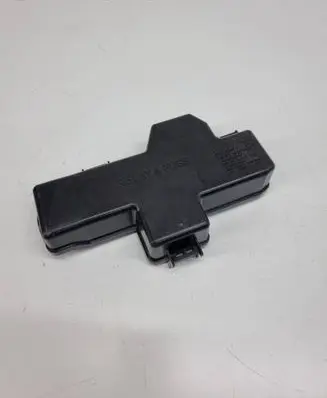 Toyota RAV 4 (XA50) Fuse box cover 8266242720