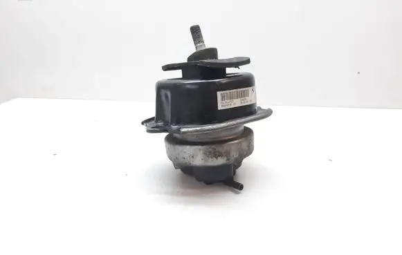 BMW X5 E70 Engine mount bracket 6795417