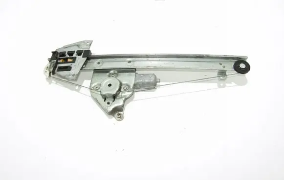 Mitsubishi Pajero Rear window lifting mechanism without motor Nėra