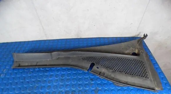 Volkswagen Golf VII Wiper trim CART5G1819403A 5G1819403A