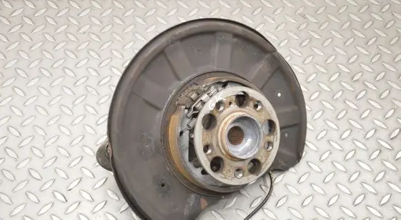 Mercedes-Benz E W212 Rear wheel hub
