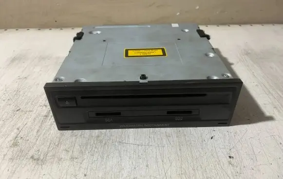 Volkswagen Touareg II Navigation unit CD/DVD player 7P6035666