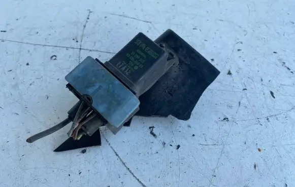 Glow plug pre-heat relay