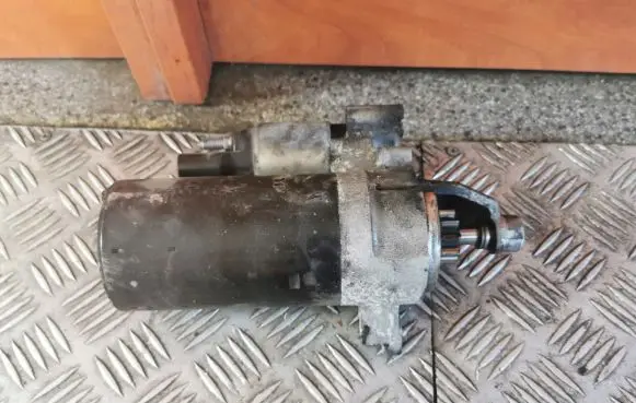 Audi A5 8T 8F Starter motor 0001109315
