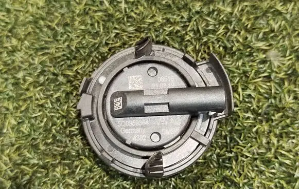 Porsche Cayenne (9Y0 9Y3) Airbag deployment crash/impact sensor 5Q0959354