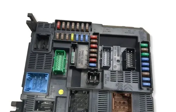 Peugeot 208 I BSM Control unit E1092030 9678355980