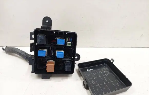 Nissan Leaf I (ZE0) Fuse box set 7154745130 243843NA0A