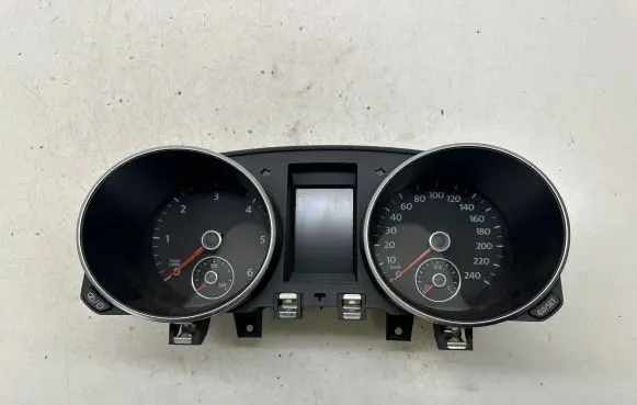Volkswagen Golf VI Speedometer (instrument cluster) 5K0920861AX