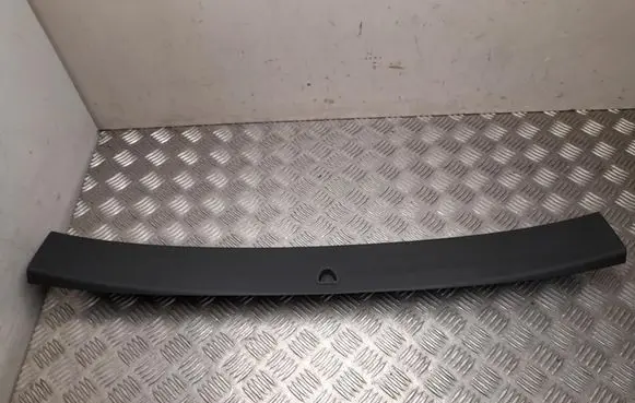 Audi Q7 4M Bottom trim 4M0867606E