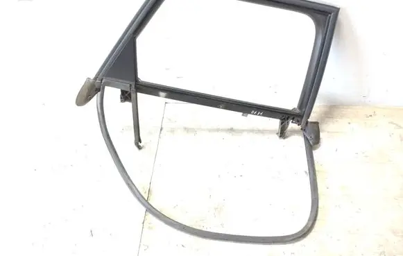 Audi A4 S4 B7 8E 8H Rear door window/glass frame T3048