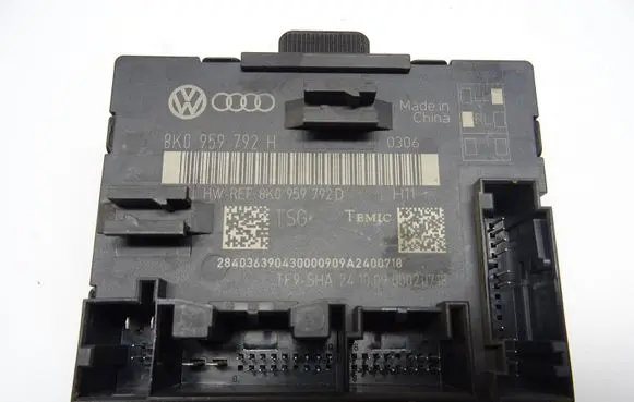 Audi A4 Allroad B8 Door control unit/module 8K0959792H