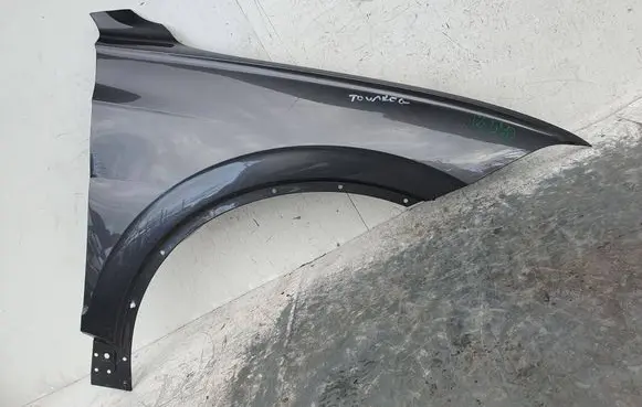 Volkswagen Touareg III Fender