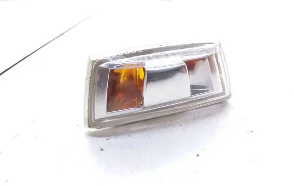 Opel Zafira B Front fender indicator light 13252455 13252456