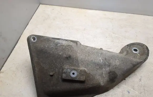 BMW X5 E53 Engine mounting bracket 1097001