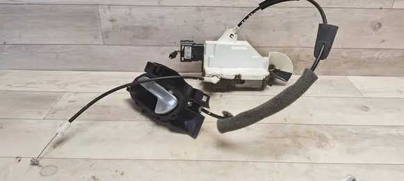 Citroen C5 Front door lock A01772