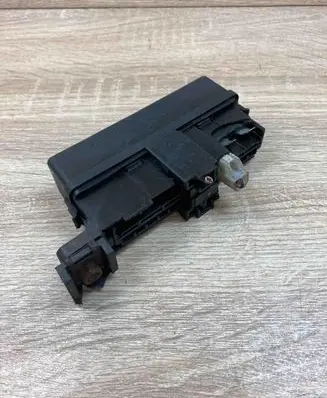 Mazda 626 Fuse module GE6S5335