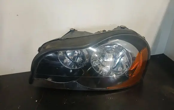 Volvo XC90 Headlight/headlamp 20A452