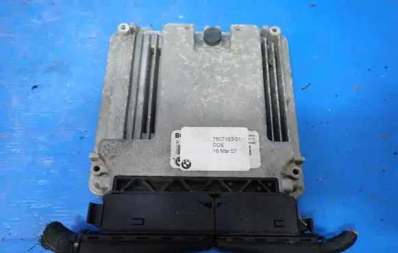 BMW 5 F10 F11 Engine control unit/module ECU 7807193 7806350