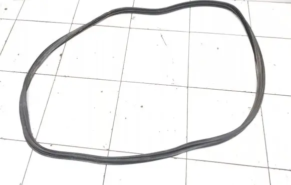 Trunk rubber seal (body)