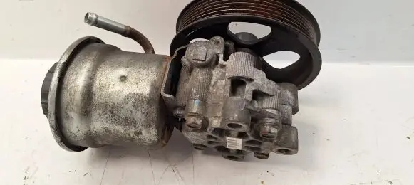 Toyota Avensis T250 Power steering pump 4431005120