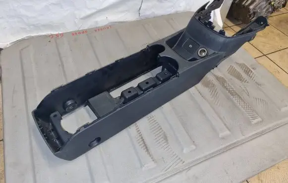 Ford Fiesta Center console 0526100792601