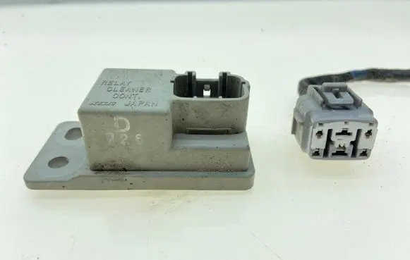 Subaru Outback Window washer relay 88018FE010 88018FE